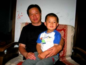 Gao-Zhisheng-with-his-Son